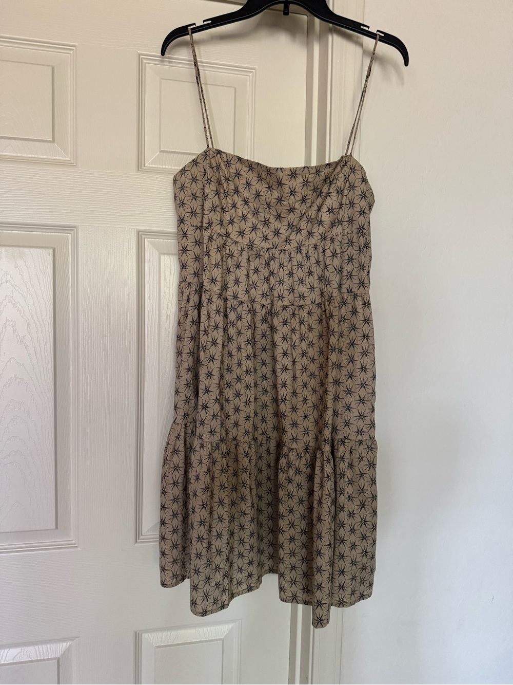 Levi’s Women’s Clea Dress Size Large tan star pattern. Rodeo western sun dance
